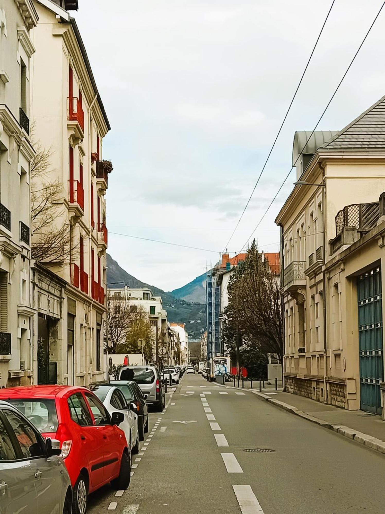 101 - Renove Avec 1 Spacieuse - Tram Et Clinique Mutualiste A 1 Min Grenoble